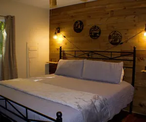 Photo 3 - Scenic Solitude 3 Bedroom Cabin