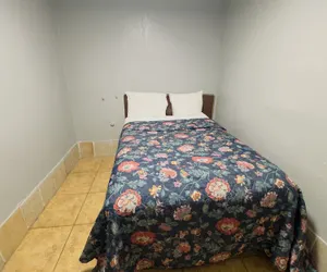 Photo 3 - Parklane Motel