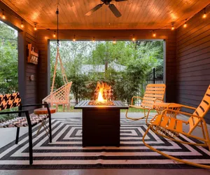 Photo 5 - Electric Disco Den 6 Min Walk to Rainey St