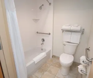 Photo 3 - University Guest House