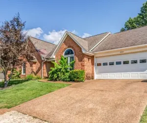 Photo 2 - Crimson Creek Stayhouse