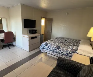 Photo 2 - American Inn