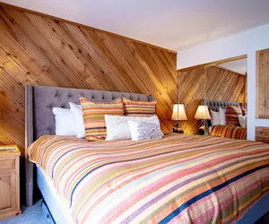 Photo 3 - Panoramic Views! Designer`s Condo on Golf Course W/resort Amenities