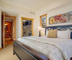 Photo 3 - Elkhorn Springs Sanctuary - Pool/hot Tub/underground Parking