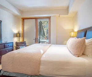 Photo 4 - Elkhorn Springs Sanctuary - Pool/hot Tub/underground Parking