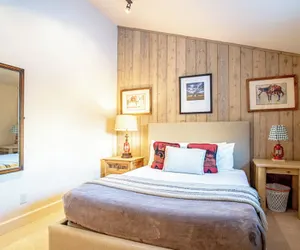 Photo 4 - Ski-in/ski-out to Baldy + Outdoor Pool