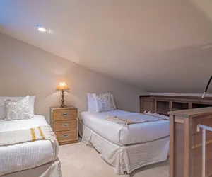 Photo 3 - Ski-in/ski-out to Baldy + Outdoor Pool