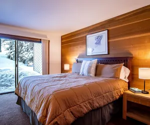 Photo 3 - Snow Creek 1553 - Ski-in/ski-out + Pool & Hot Tub