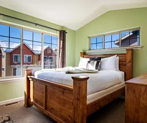 Photo 5 - 2BD Sweetwater Condo - Community Park, Pool + Hot Tub