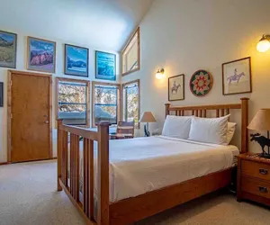 Photo 3 - #104 Private Hot Tub, 2 car Garage, Abundant Parking, Elkhorn Amenities