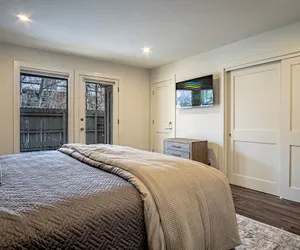 Photo 4 - Warm Springs Retreat - Prime Location Near Downtown & Ski Lifts