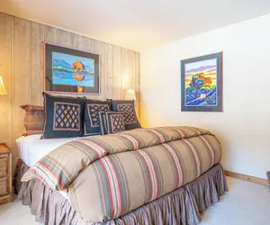 Photo 2 - Andora Alpine Retreat - 2BD in Downtown Ketchum