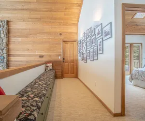 Photo 5 - River House - 4BD Riverfront, Hot Tub, Near SV Ski Lifts!