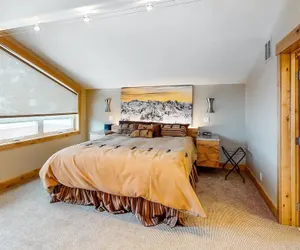 Photo 4 - Corrock Style - Luxury Hot Tub Home Near Ski Lifts & Downtown Ketchum!