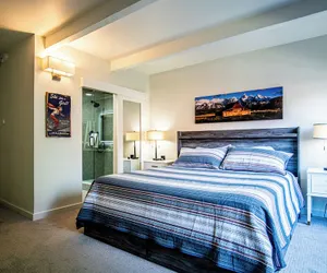 Photo 4 - Downtown Ketchum Condo - Walk to Ski Lifts!