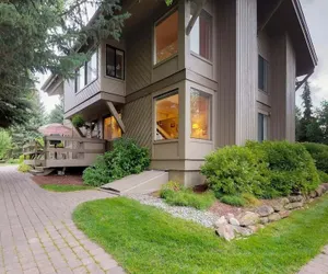 Photo 2 - Retro 3BD Sun Valley Condo + Free Resort Amenities!