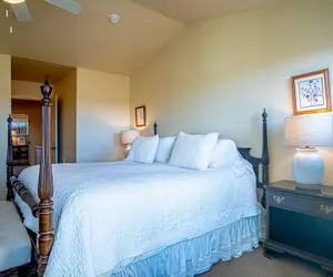 Photo 5 - 2BD Sweetwater Condo - Community Park, Pool + Hot Tub