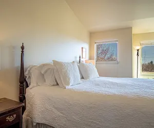 Photo 4 - 2BD Sweetwater Condo - Community Park, Pool + Hot Tub