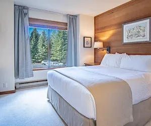 Photo 4 - Snow Creek 1541 - Ski-in/ski-out + Pool & Hot Tub