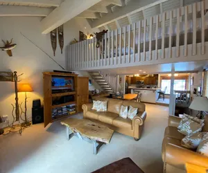 Photo 2 - Snow Creek 1551 - Ski-in/ski-out + Pool & Hot Tub