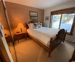 Photo 4 - Snow Creek 1551 - Ski-in/ski-out + Pool & Hot Tub