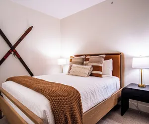 Photo 3 - Snow Star Serenade - Hot Tub + Gym + Walk to Downtown & ski Lifts!