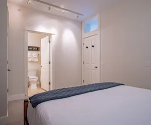 Photo 5 - Snow Star Serenade - Hot Tub + Gym + Walk to Downtown & ski Lifts!