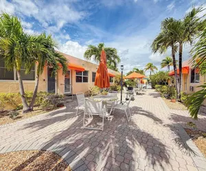 Photo 5 - Exclusive Studio Steps to the Beach With Pool