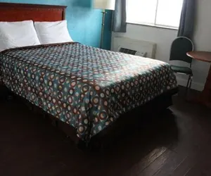 Photo 2 - Arrowhead Inn