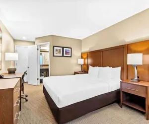 Photo 4 - Aurora Inn