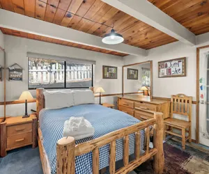 Photo 2 - Cougar Mt Getaway