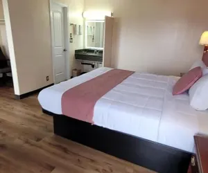 Photo 4 - Espana Motel