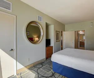 Photo 5 - The Lapis Suite at The Platinum Hotel