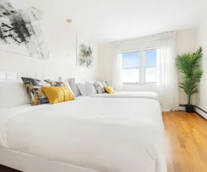 Photo 4 - Luxury NYC Home with Free Parking for 12