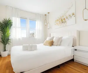 Photo 5 - Luxury NYC Home with Free Parking for 12