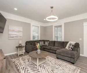 Photo 2 - The Gathering House Home for 6