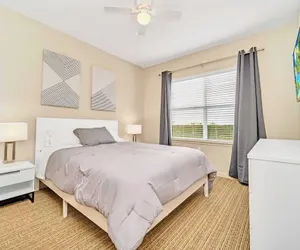 Photo 3 - Upstay Condo w Pool Sauna Sleeps 8