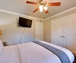 Photo 5 - The Homestead - Luxury-cozy 2BR Apartments Near SFA & Historic Downtown Nacogdoches