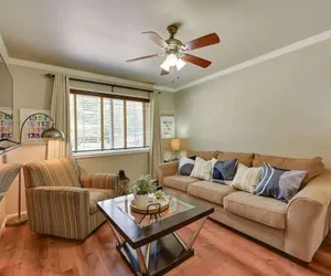 Photo 2 - The Homestead - Luxury-cozy 2BR Apartments Near SFA & Historic Downtown Nacogdoches