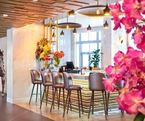 Photo 4 - CIRC Hotel By Hosteeva