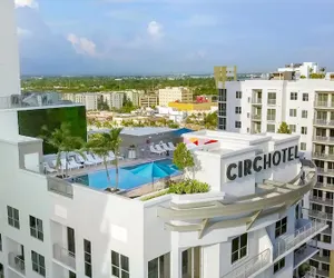 Photo 2 - CIRC Hotel By Hosteeva