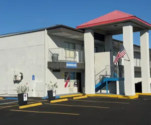 Photo 2 - Englewood Inn & Suites