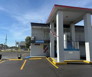 Photo 3 - Englewood Inn & Suites