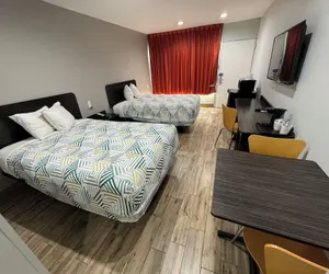 Photo 4 - Englewood Inn & Suites