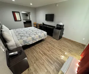 Photo 5 - Englewood Inn & Suites