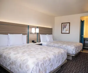 Photo 5 - Lemon Heights Inn