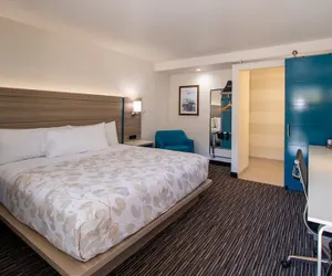 Photo 2 - Lemon Heights Inn