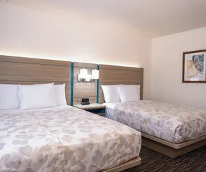 Photo 3 - Lemon Heights Inn