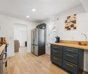 Photo 5 - Coastal Comfort 2BR Getaway St Pete