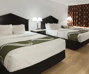 Photo 4 - 1734 West Hotel